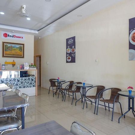 Reddoorz Plus @ Losari Macasar Exterior foto